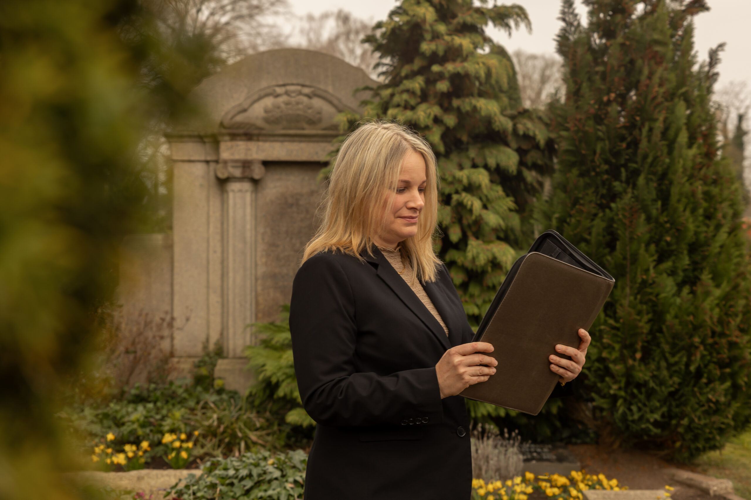 Trauerrednerin Hannover bei einer persönlichen Abschiedszeremonie Jennifer Thiem